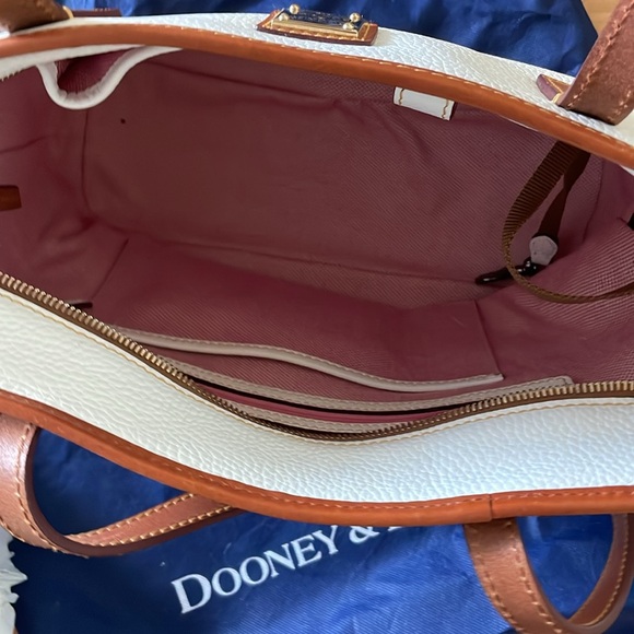 DOONEY & BOURKE White and Tan Pebble Grained Leather Large Tote - Picture 5 of 9
